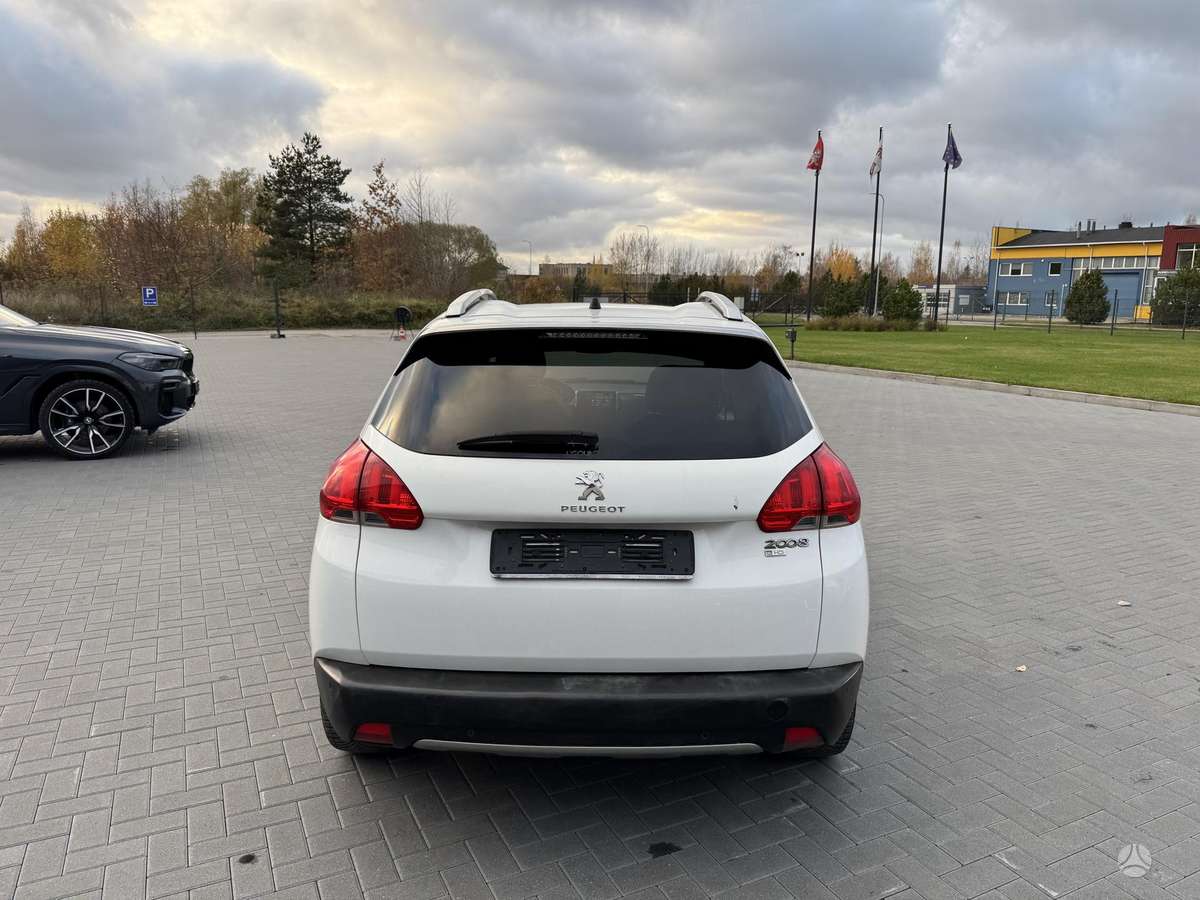 Peugeot 2008 2014 — engine 1560 cm³, 92 HP (68kW)