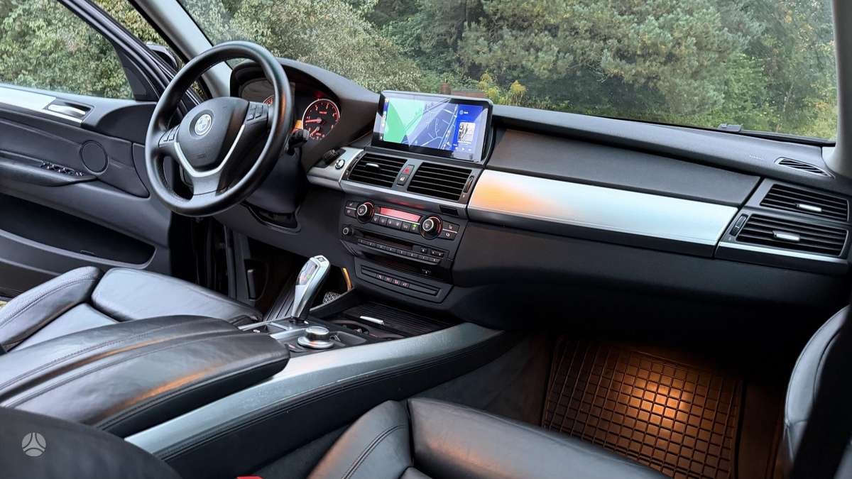 BMW X5 2008 — photo 10