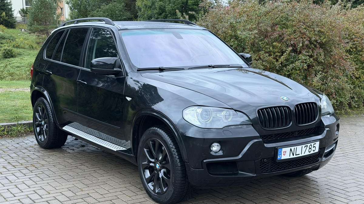 BMW X5 2008 — rear view