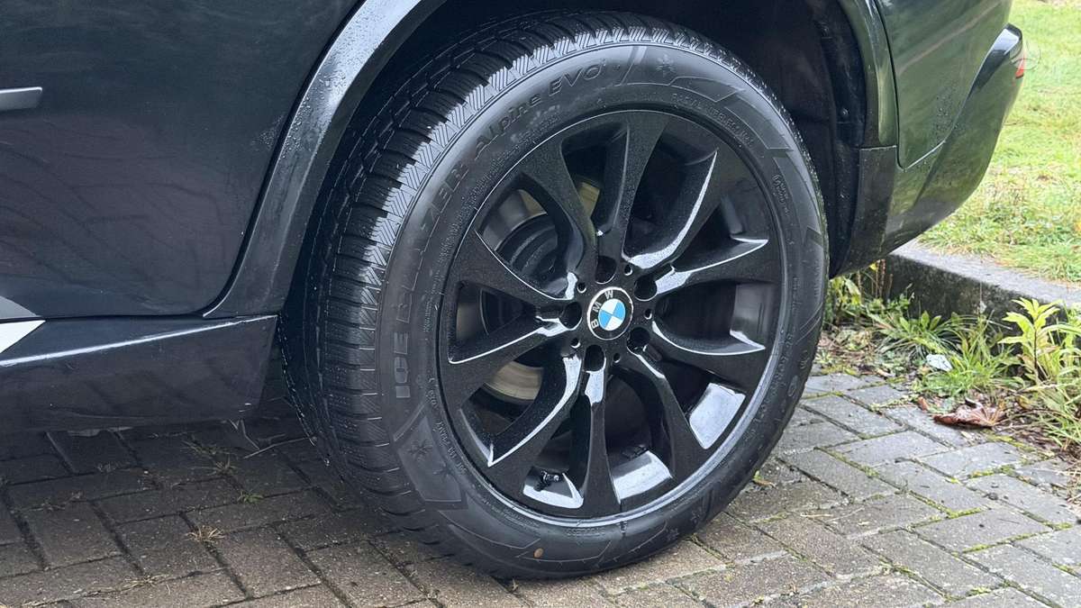 BMW X5 2008 — photo 7