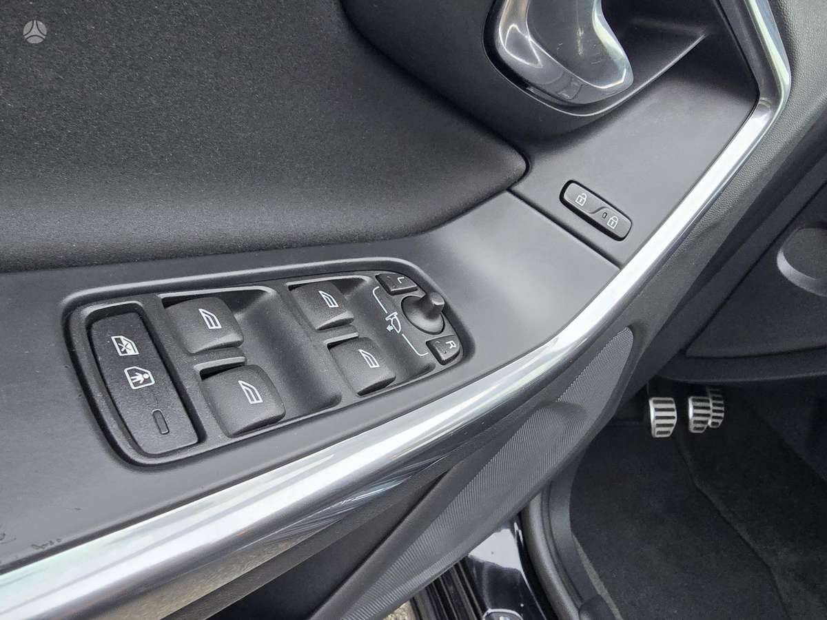 Volvo V60 2014 — photo 14
