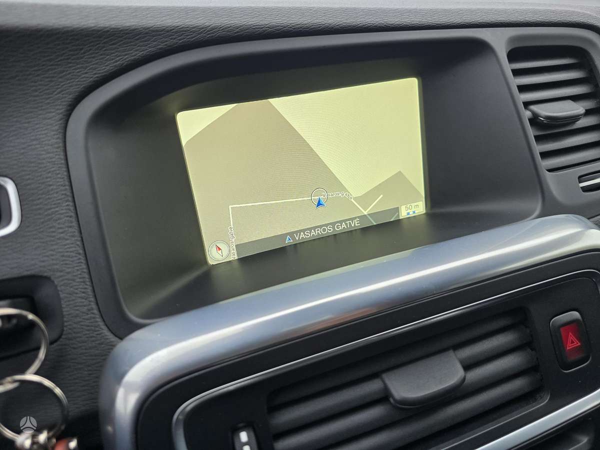 Volvo V60 2014 — photo 18