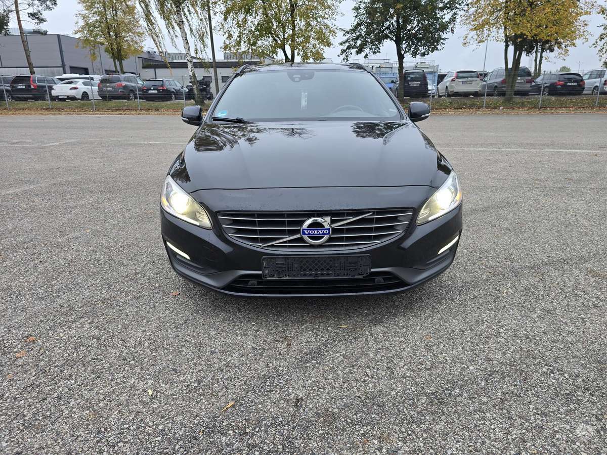 Volvo V60 2014 — rear view