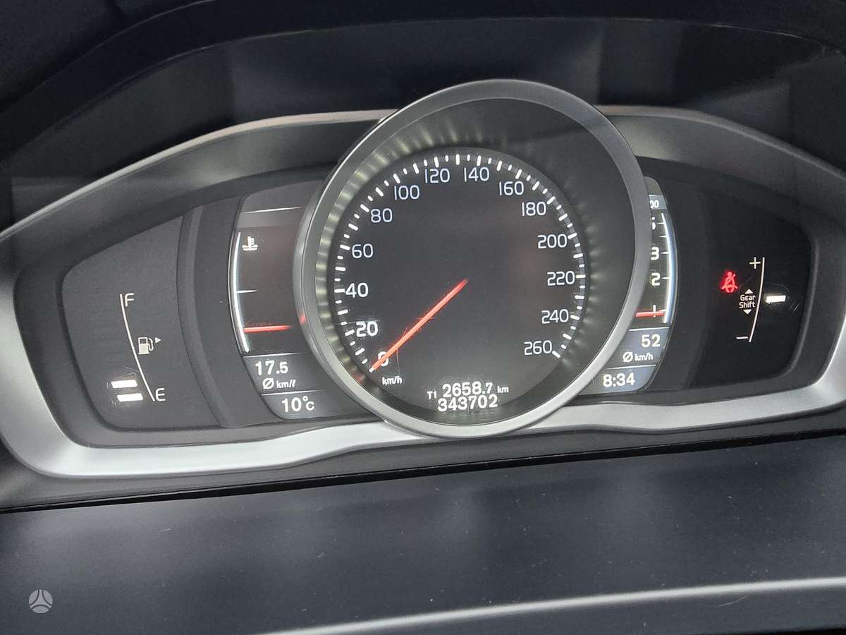 Volvo V60 2014 — photo 24