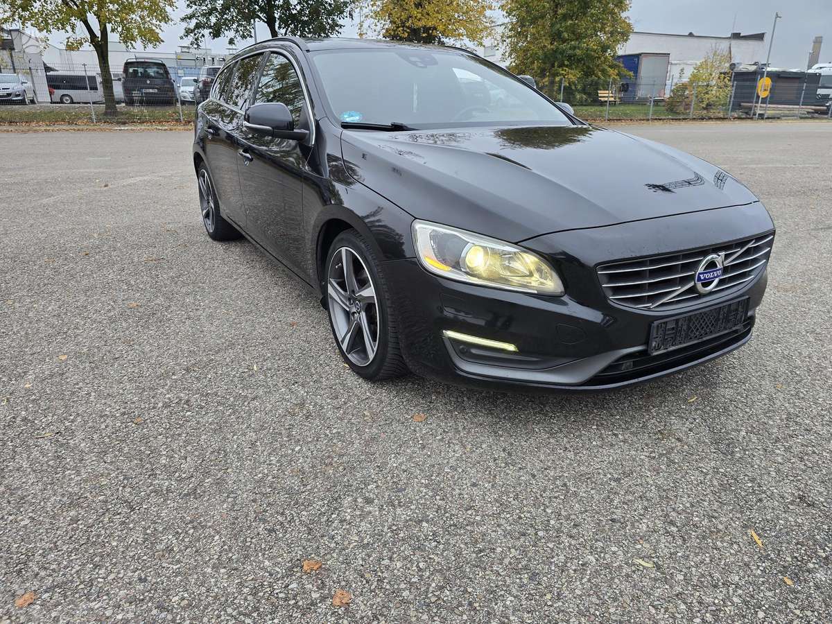 Volvo V60 2014 — interior