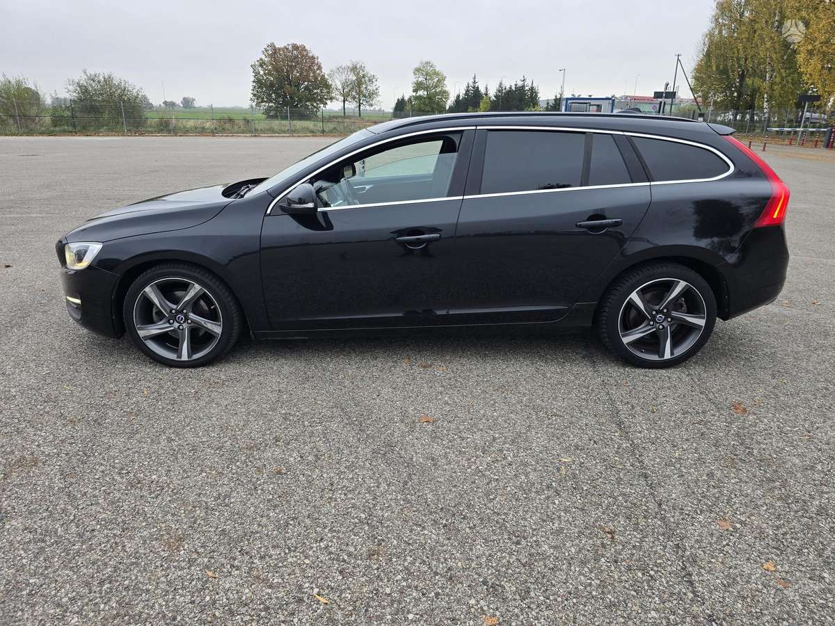 Volvo V60 2014 — photo 7
