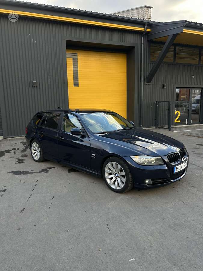 BMW 320, 2009