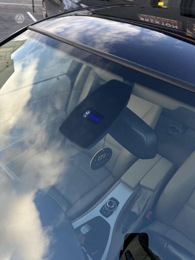 BMW 320 2009 — photo 12