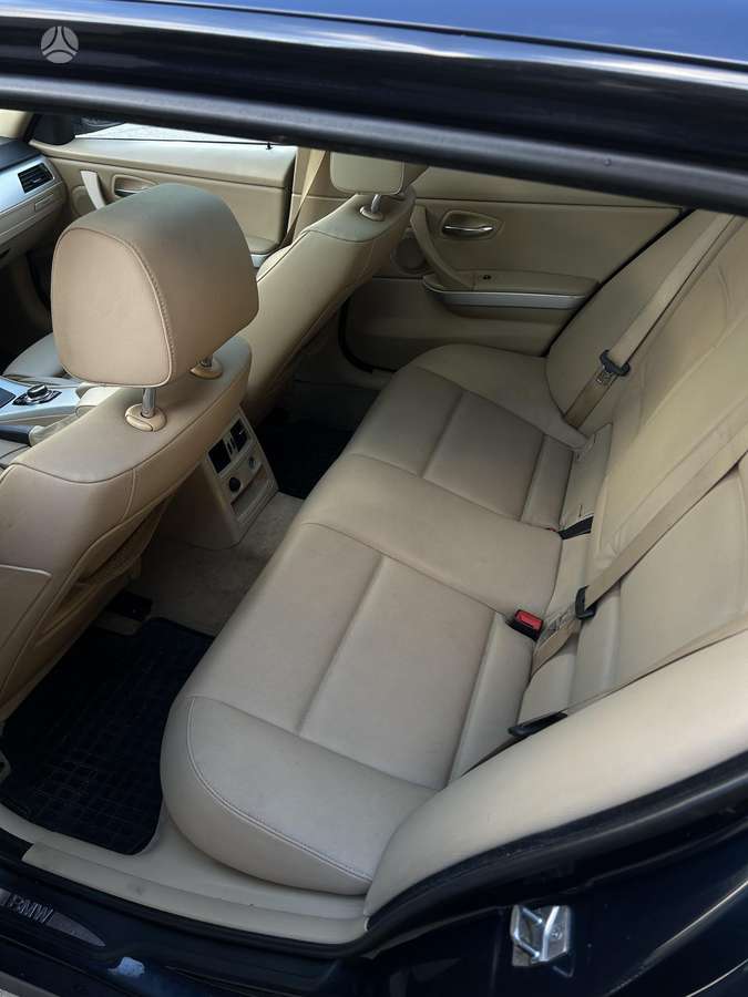 BMW 320 2009 — photo 15