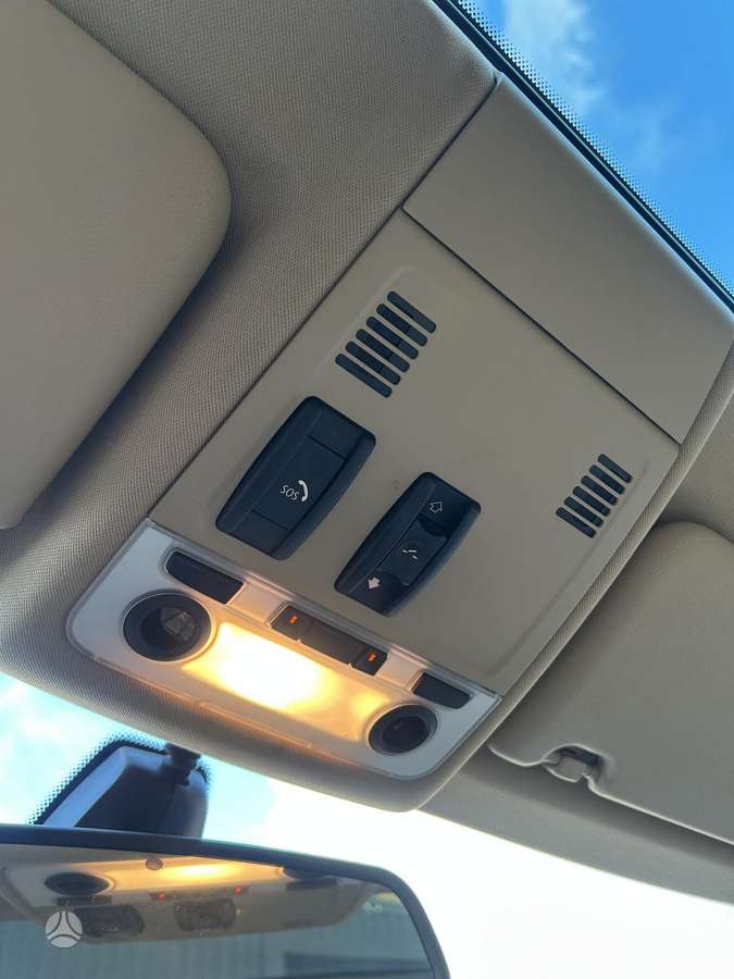 BMW 320 2009 — photo 20