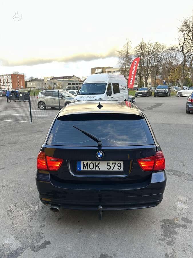 BMW 320 2009 — photo 7