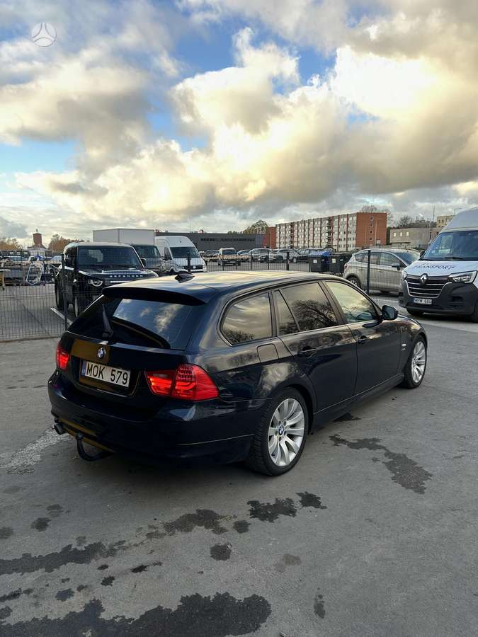 BMW 320 2009 — photo 8