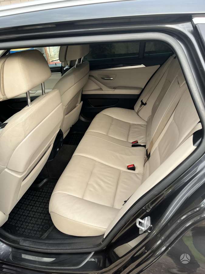 BMW 530 2011 — photo 7