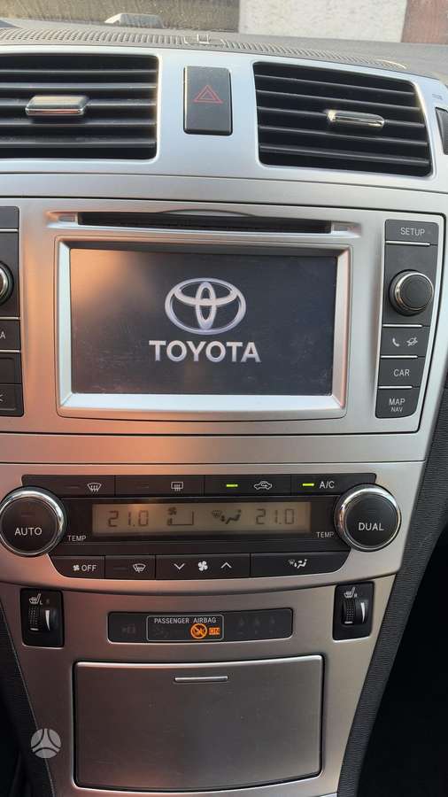Toyota Avensis 2015 — photo 15