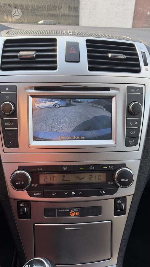Toyota Avensis 2015 — photo 16