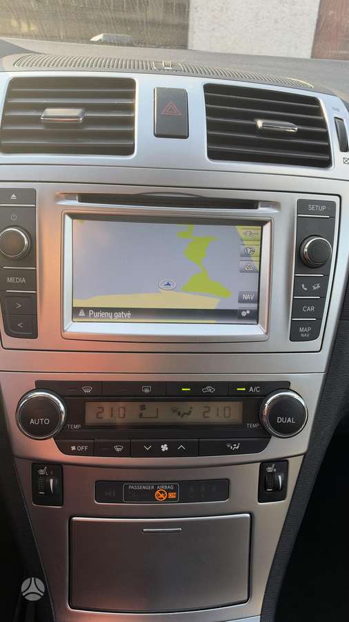 Toyota Avensis 2015 — photo 17