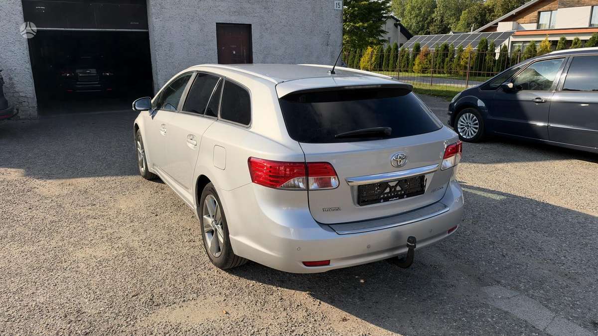 Toyota Avensis 2015 — photo 6
