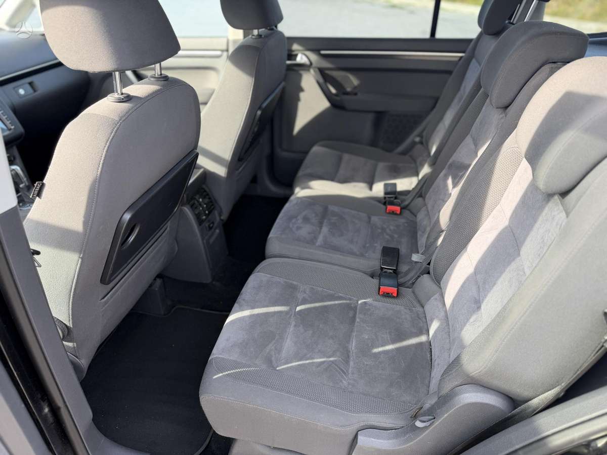 Volkswagen Touran 2012 — photo 10