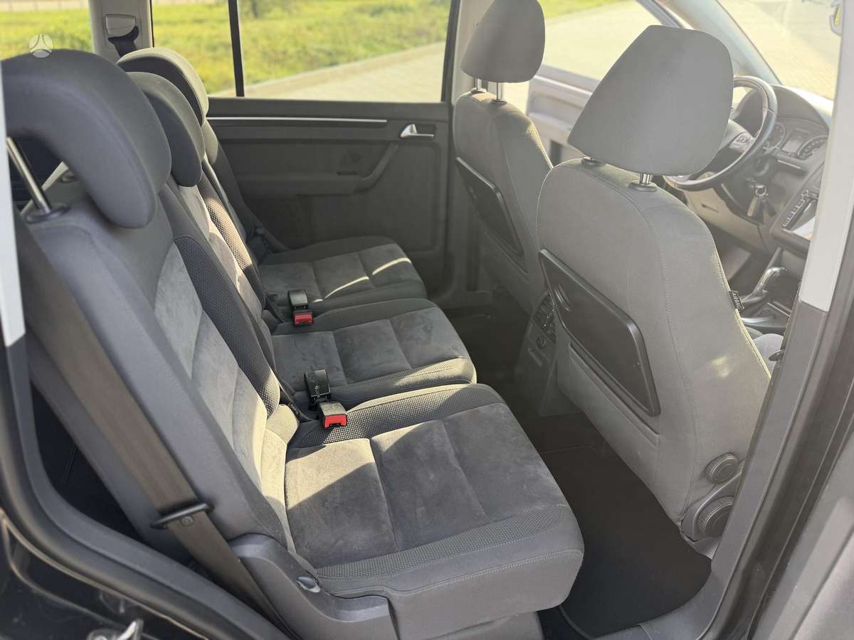 Volkswagen Touran 2012 — photo 11