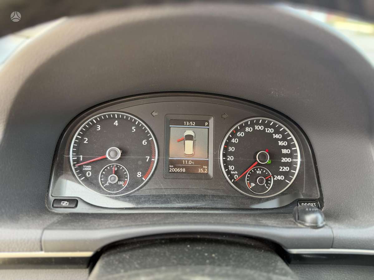 Volkswagen Touran 2012 — photo 15