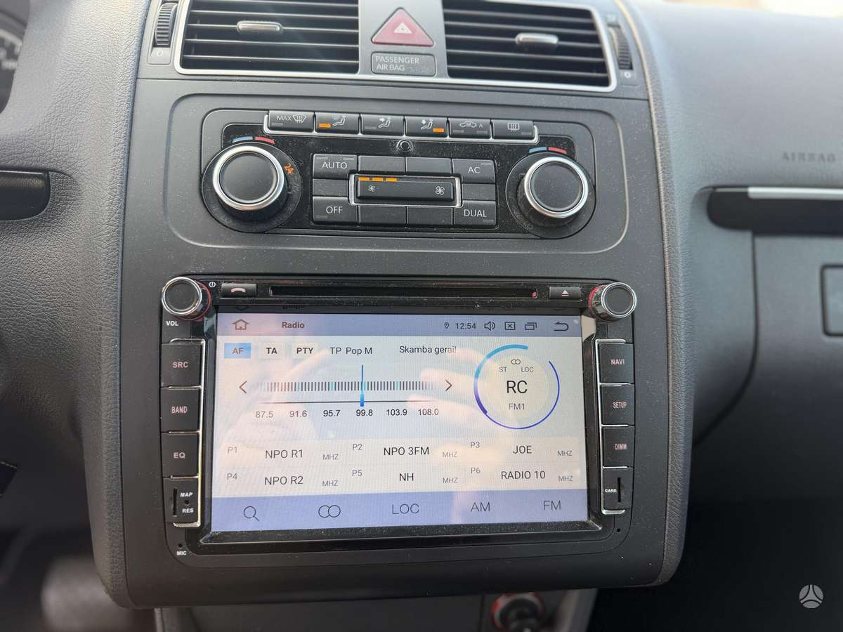 Volkswagen Touran 2012 — photo 20
