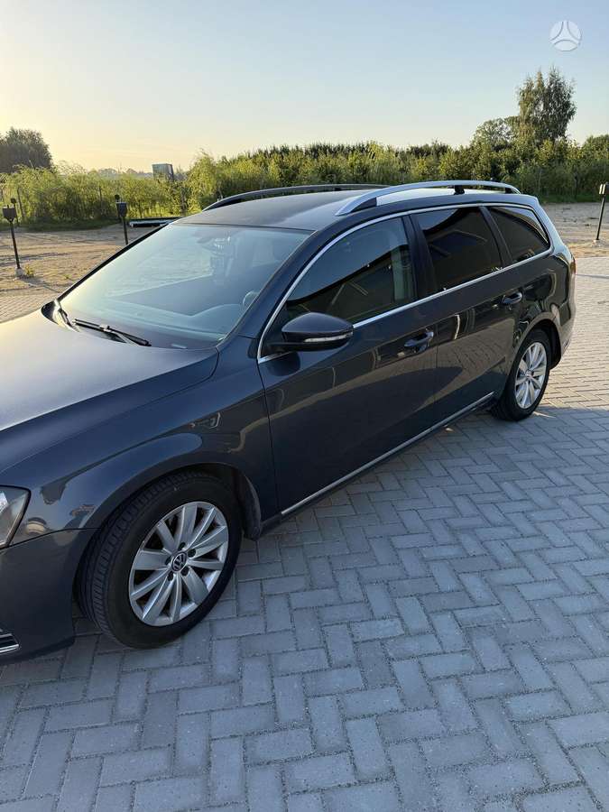Volkswagen Passat 2012 — салон