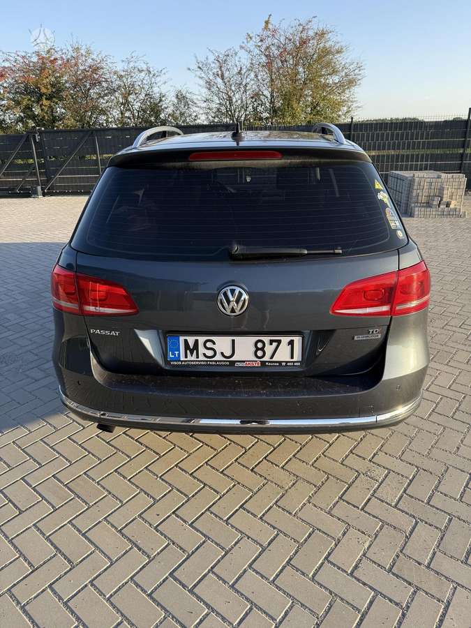 Volkswagen Passat 2012 — двигун 1600 cm³, 105 HP (77kW)