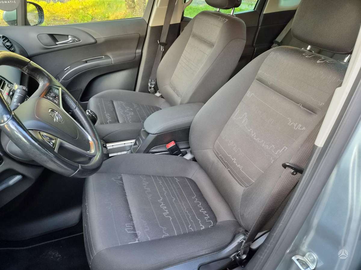 Opel Meriva 2011 — photo 10