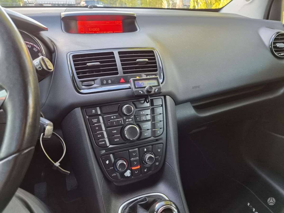 Opel Meriva 2011 — photo 13