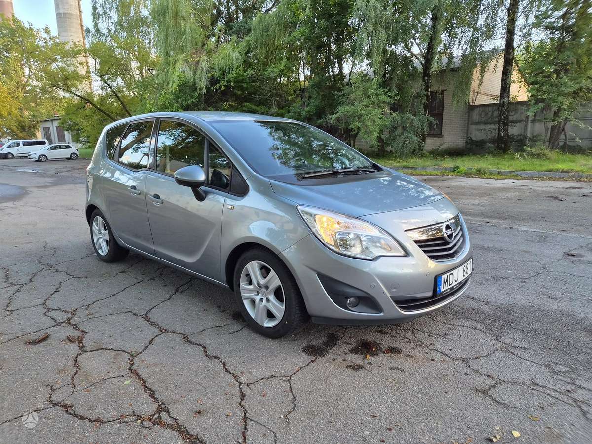 Opel Meriva 2011 — photo 6