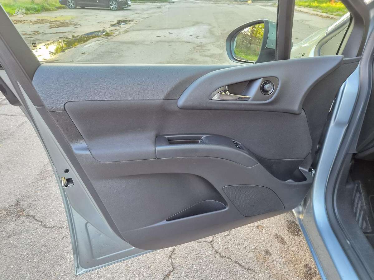 Opel Meriva 2011 — photo 8