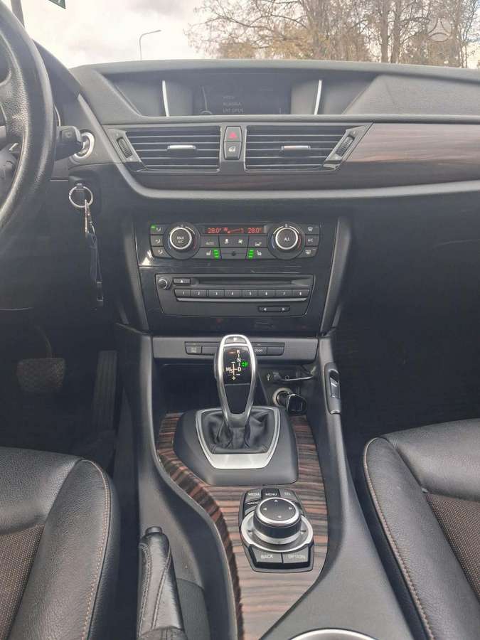 BMW X1 2013 — фото 23