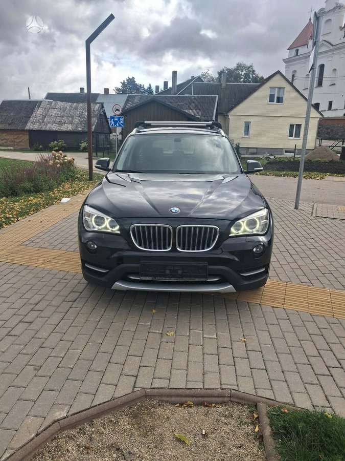 BMW X1 2013 — салон