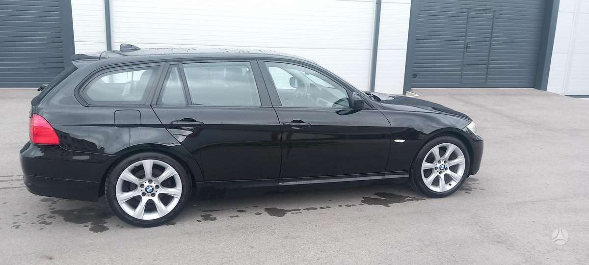 BMW 320 2011 — двигун 1995 cm³, 184 HP (135kW)