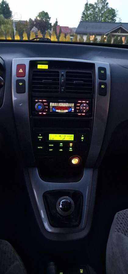Hyundai Tucson 2004 — photo 15