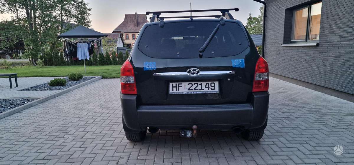 Hyundai Tucson 2004 — engine 2000 cm³, 111 HP (82kW)
