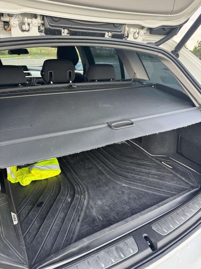 BMW 318 2014 — photo 15