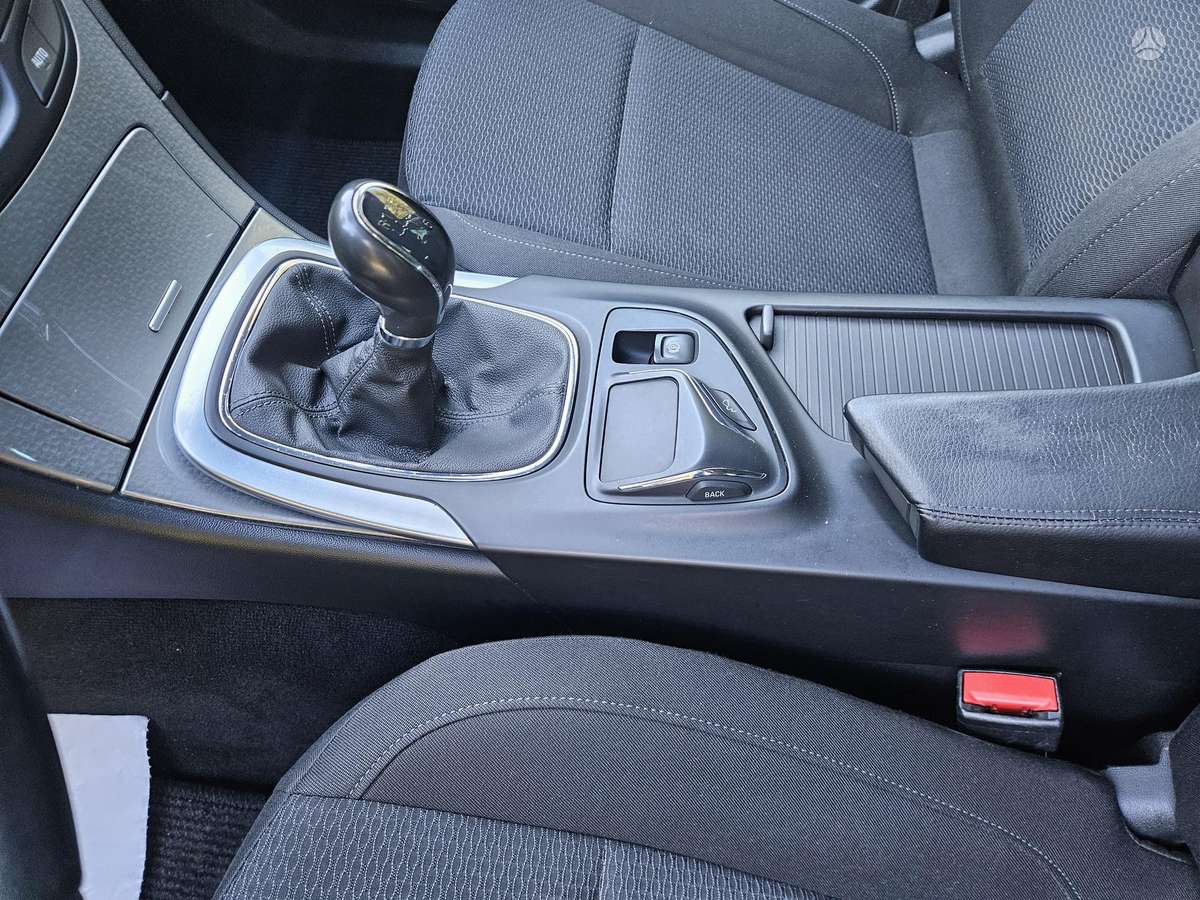 Opel Insignia 2014 — photo 11
