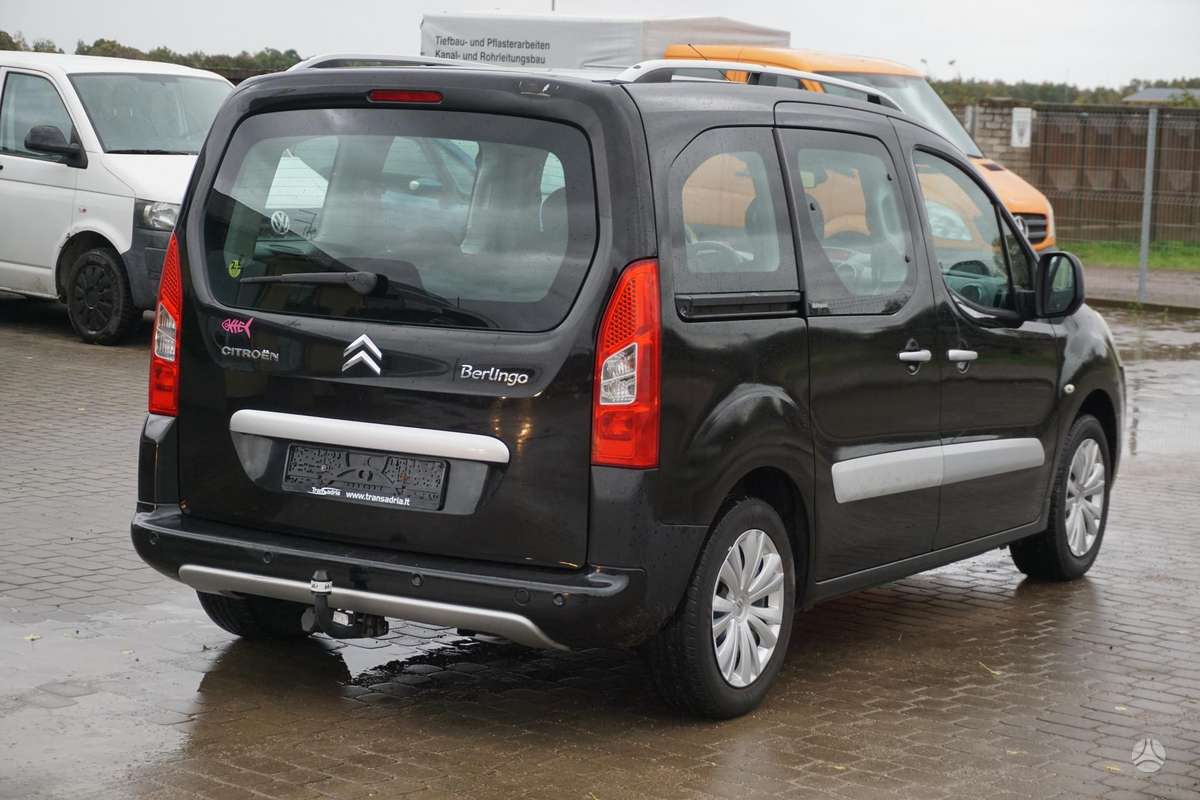 Citroen Berlingo 2011 — interior