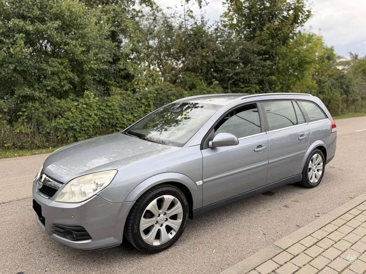 Opel Vectra 2008 — вигляд ззаду