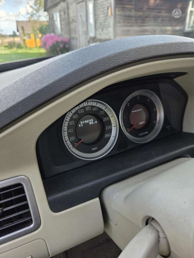 Volvo XC70 2011 — photo 6