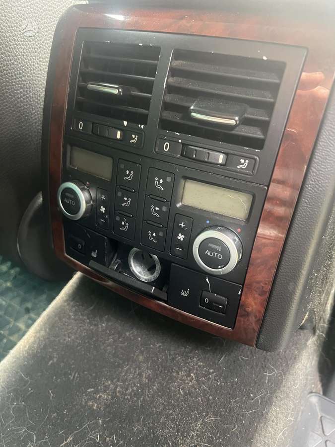 Volkswagen Touareg 2006 — photo 19