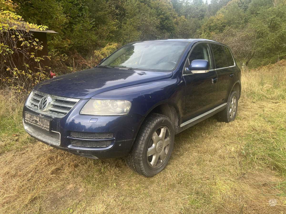 Volkswagen Touareg 2006 — rear view