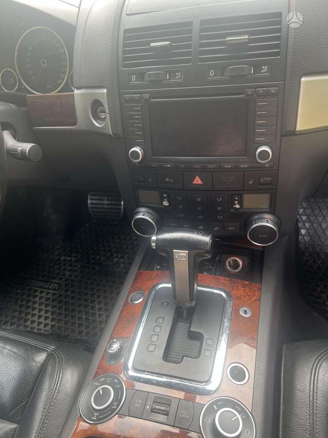 Volkswagen Touareg 2006 — photo 21