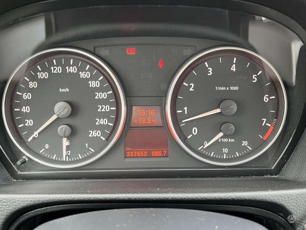 BMW 325 2006 — photo 12