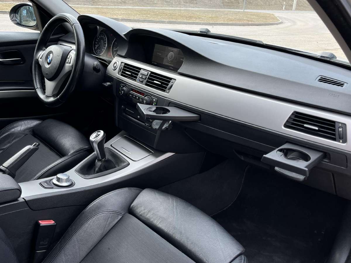 BMW 325 2006 — photo 9