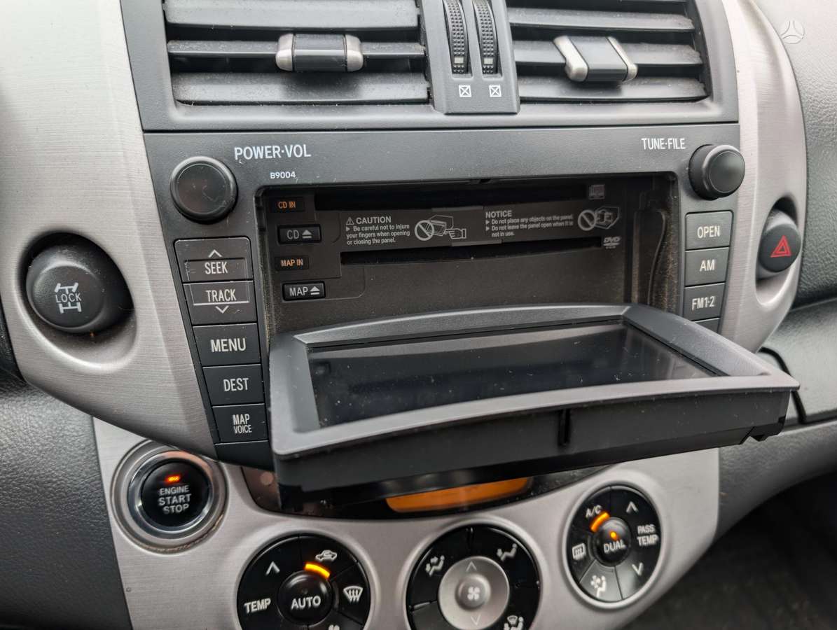 Toyota RAV4 2006 — rear view