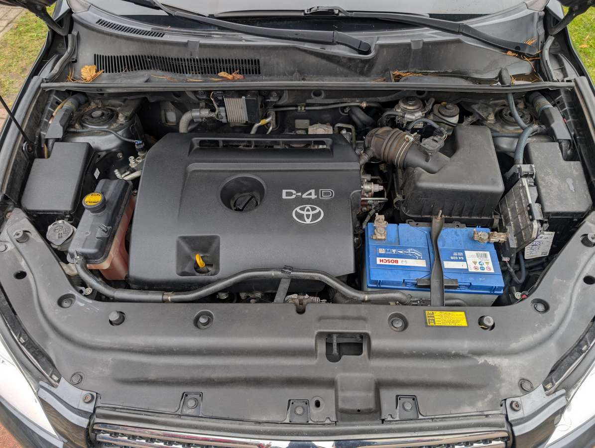 Toyota RAV4 2006 — engine 2231 cm³, 136 HP (100kW)