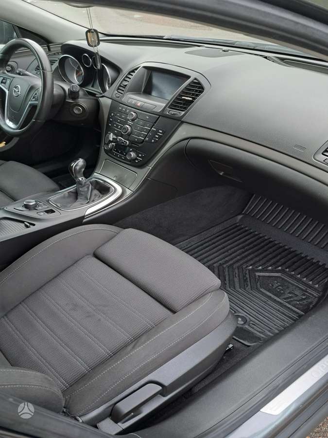 Opel Insignia 2009 — двигун 2000 cm³, 160 HP (118kW)