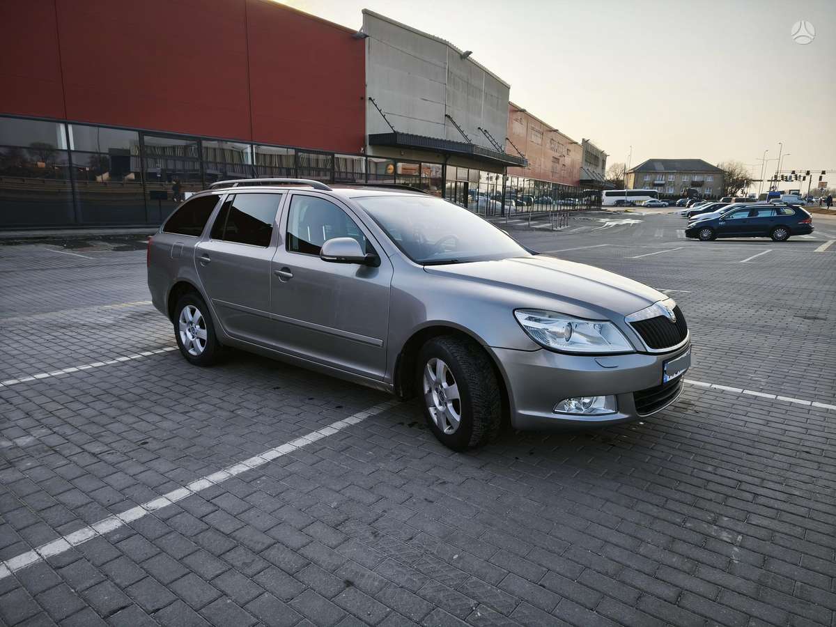 Skoda Octavia 2011 — вигляд ззаду